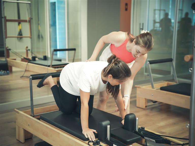 Daha İnce Bir Bel İçin Pilates Hareketleri.